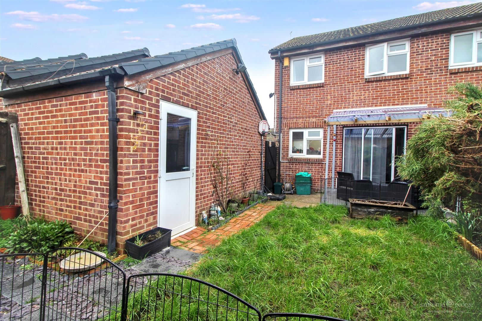Pemberton Gardens, Calcot, Reading